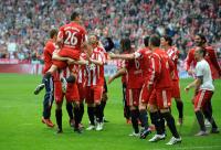 Fussball 1. Bundesliga: BAYERN JUBEL