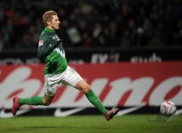 Fussball: 1. Bundesliga Saison 2010/2011: Werder Bremen, HUNT am Ball
