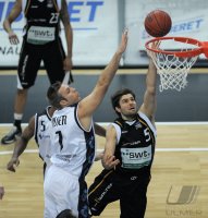 Basketball  1. Bundesliga  10/11   Walter Tigers Tuebingen - New Yorker Phantoms Braunschweig