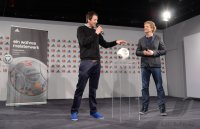Fussball 1. Bundesliga  Saison  2013/2014:  Praesentation Adidas Ball Torfabrik 4