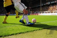 Fussball: 1. Bundesliga Saison 2010/2011: Symbolbild Fussball