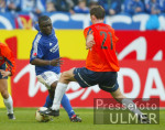 Fussball 1. Bundesliga: Schalke - 60 Muenchen, Zweikampf