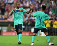 Fussball International Audi Cup 2011: Jubel Seydou Keita, Alcantara Thiago (v. li., Barca)
