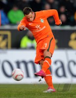 Fussball: 1. Bundesliga Saison 2010/2011: Werder Bremen, ARNAUTOVIC am Ball