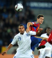 Fussball U21-Europameisterschaft 2011:  Jack Rodwell (li, England) gegen Ander Herrera (re, Spanien)