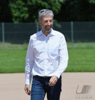 Softball 1. Bundesliga 2021: First Pitch Oberbuergermeister Boris Palmer (Die Gruenen)