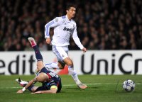 Fussball CHL  Saison 2010/2011:  Cristiano Marques Gomes Cris (li, Lyon) gegen Cristiano Ronaldo (re, Real Madrid)