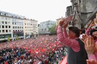Fussball 1. Bundesliga :  JUBEL Trainer Louis van Gaal  (FC Bayern Muenchen)