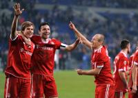 FUSSBALL, DFB Pokal Halbfinale: Holger Badstuber, Mark van Bommel, Arjen Robben (v. li., FCB)