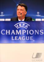 FUSSBALL International CHL 09/10: Trainer Louis van Gaal (FCB)