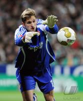 FUSSBALL 1. BUNDESLIGA: Leverkusen, ADLER am Ball