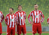 Fussball 1. Bundesliga : (v. li, FC Bayern) Ludwig Koegl, Michael Tarnat und Fernseh Moderator Kai Pflaume