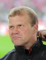 Fussball 1. Bundesliga, Saison 2011/2012:  Trainer Frank Schaefer (1. FC Koeln)