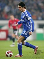 Fussball 1. Bundesliga: Schalke, KOBIASHVILI Einzelaktion
