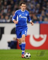 FUSSBALL 1. BUNDESLIGA: Schalke: WESTERMANN Einzelaktion