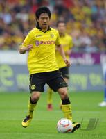 Fussball 1. Bundesliga  Saison 2010/2011: Borussia Dortmund, KAGAWA am Ball