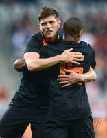 Fussball 1. Bundesliga, Saison 2011/2012: Luciano Narsingh mit Klass Jan Huntelaar (v. li., Niederlande)