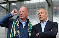 1. Fussball Bundesliga: Vizepraesident Franz Maget mit Praesident Rainer Beeck  (v.li., 1860 Muenchen)