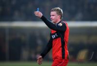 Fussball 1. Bundesliga : Maik Franz   (Frankfurt) haelt ein Feuerzeug in der Hand