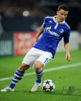 Fussball: Champions League Viertelfinale: Schalke, BAUMJOHANN am Ball