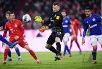 Fussball 1. Bundesliga Saison 19/20: FC Bayern Muenchen -  FC Schalke 04