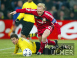 Fussball Bundesliga: Dortmund - Leverkusen, Zweikampf