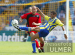 Fussball Bundesliga: Braunschweig - Reutlingen, Zweikampf