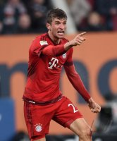 Fussball 1. Bundesliga 15/16: FC Augsburg - FC Bayern Muenchen