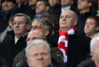 Fussball 1. Bundesliga  Saison 2012/2012:  Karl Hopfner mit Praesident Uli Hoeness (v. l., FC Bayern Muenchen)