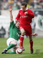 Fussball 1. Bundesliga: Wolfsburg - Bayern, Zweikampf