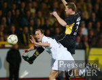 Fussball DFB-Pokal: Aachen - Gladbach, Zweikampf