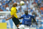FUSSBALL 1. Bundesliga  Schalke - Dortmund, Zweikampf