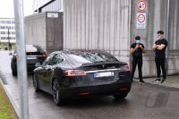Tesla-Chef Elon Musk besucht Biopharma-Unternehmen Curevac