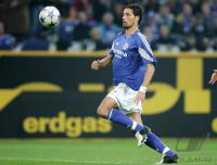 Fussball 1. Bundesliga: Schalke, KURANYI Einzelaktion am Ball