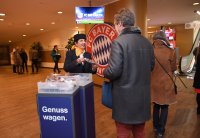 Fussball 1. Bundesliga Saison 16/17: FC Bayern Muenchen - RB Leipzig