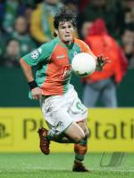 Fussball CL: Bremen, VALDEZ Einzelaktion am Ball