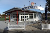 Fussball 1. Bundesliga: Paulaner Treff Biergarten auf dem FC Bayern Trainingsgelaende an der Saebenerstrasse