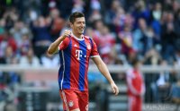 Fussball 1. Bundesliga Saison 14/15: FC Bayern Muenchen - Eintracht Frankfurt