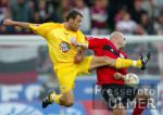 Fussball 1. Bundesliga: Leverkusen - Rostock, Zweikampf