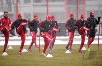 Fussball 1. Bundesliga: Anatoliy Tymoshchuk, Philipp Lahm , Franck Ribery (v. li., FC Bayern Muenchen)