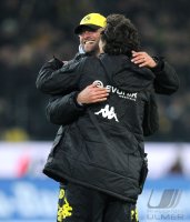 Fussball 1. Bundesliga, Saison 2011/2012: Mats Hummels, Trainer Juergen Klopp (v. re. Borussia Dortmund)
