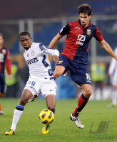 FUSSBALL SERIE A:  Samuel Eto'o , Eto  (li, Inter) gegen Ranocchia Andrea (re, Genua)