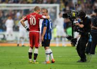 Fussball Champions League Finale: Arjen Robben (li, FCB) mit Wesley Sneijder  (re, Inter)