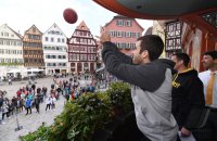 Basketball 1. Bundesliga 17/18  Teamvorstellung Walter Tigers Tuebingen auf dem Rathausbalkon