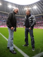 Fussball 1. Bundesliga : Franz Bulle Roth mit Franck Ribery (v. li., FC Bayern Muenchen)