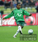 Fussball 1. Bundesliga: Muenchen - Hannover; De Guzman am Ball