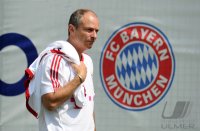 Fussball 1. Bundesliga Saison   2011/2012 : Physiotherapeut Fredi Binder (FC Bayern Muenchen)