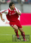 FUSSBALL  FC Bayern Muenchen Claudio Pizarro  (FCB) am Ball