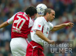 FUSSBALL 1. Bundesliga: Hamburg - Bayern, Zweikampf