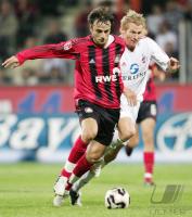 Fussball 1. Bundesliga: Leverkusen - Koeln, Zweikampf